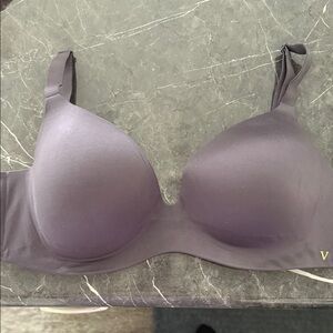 Victoria’s Secret gray bra wireless